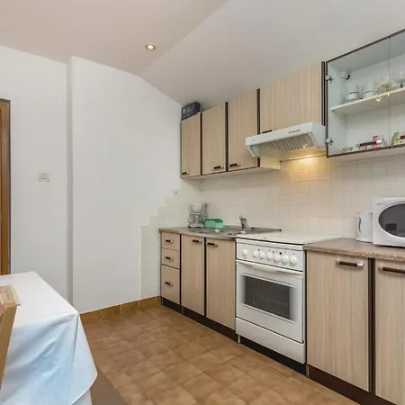 Two-bedroom In Apartment Porec