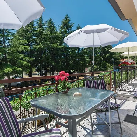 Two-bedroom In Apartament Poreč
